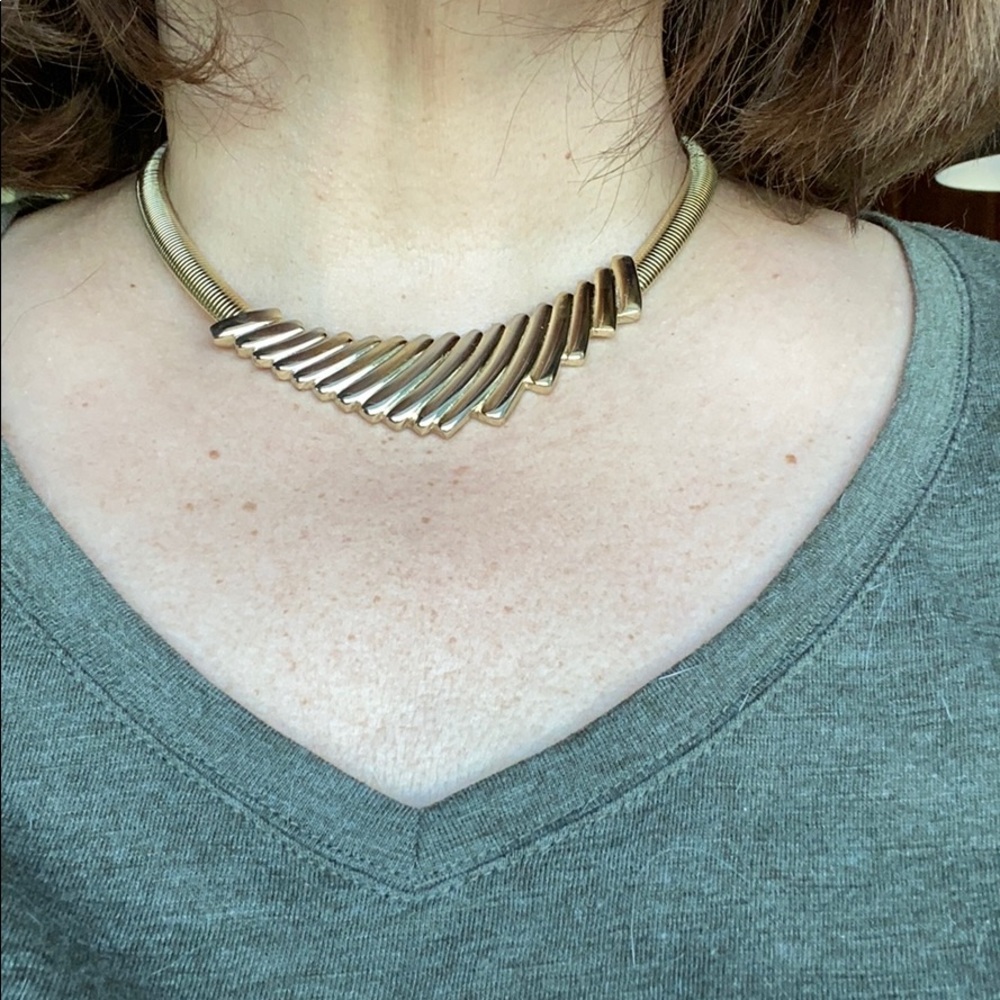 Vintage gold tone necklace